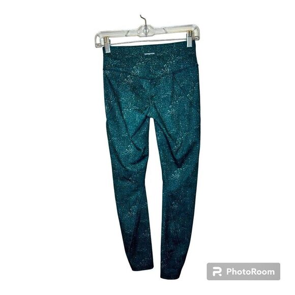 Women's Patagonia Centered Tights Size XS Cosmic Carving: Northern Green legging - Picture 1 of 10